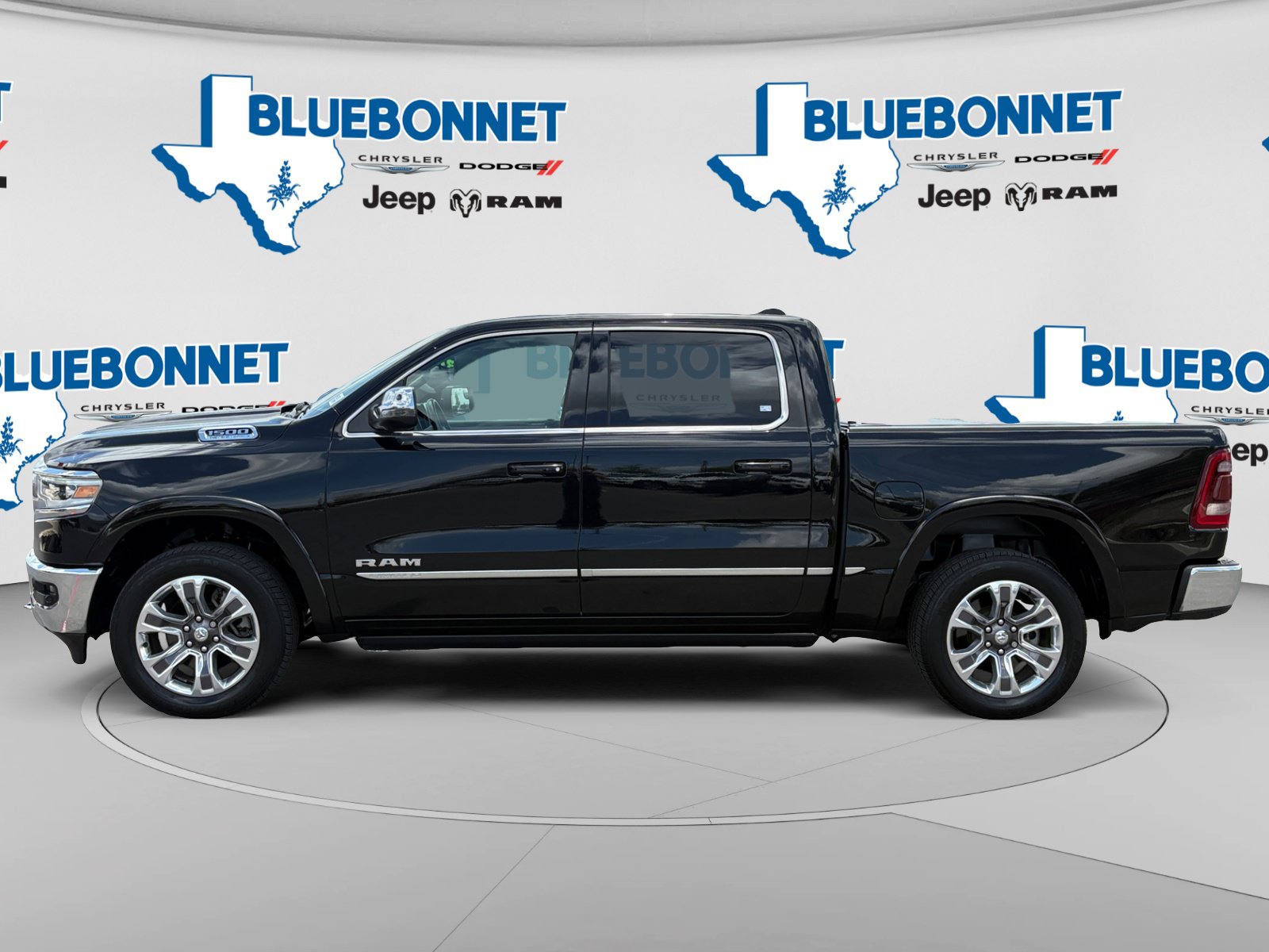 Used 2024 RAM 1500 Limited AWD/4WD image 8