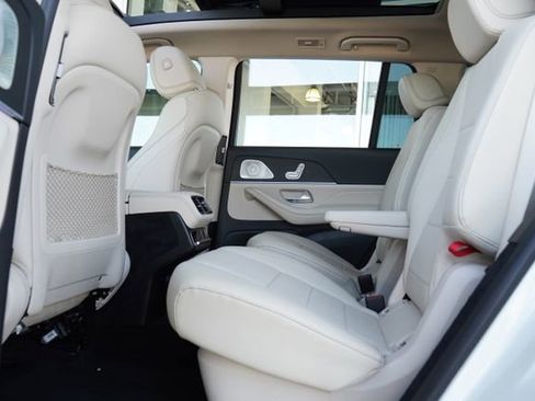 Used 2021 Mercedes-Benz GLS 450 4MATIC image 30