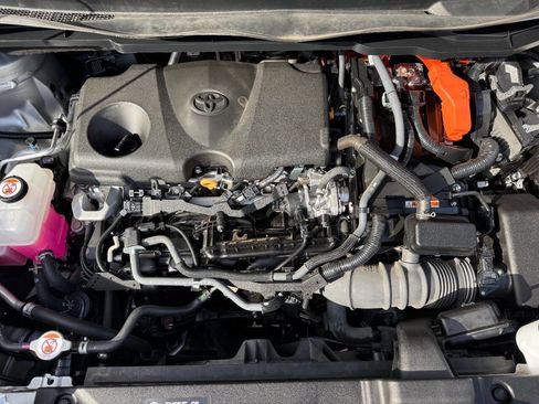 Used 2023 Toyota Sienna XLE image 12