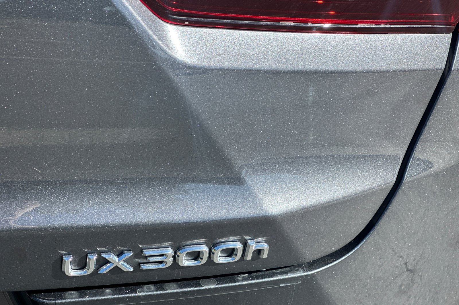Certified 2025 Lexus UX 300h FWD w/ Accessory Package (Z2) image 37