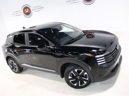 Used 2025 Nissan Kicks SV AWD/4WD image 54