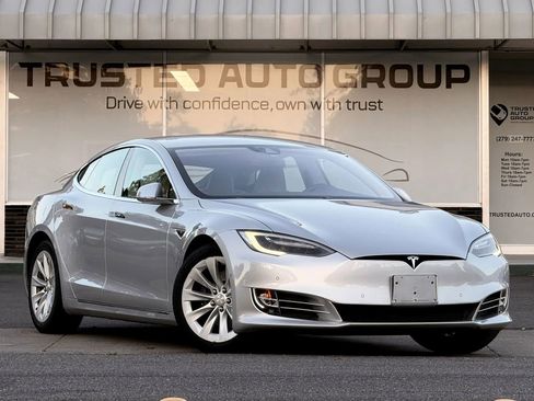 Used 2016 Tesla Model S 70D AWD/4WD image 2