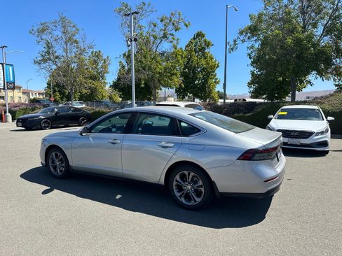Used 2024 Honda Accord EX image 4