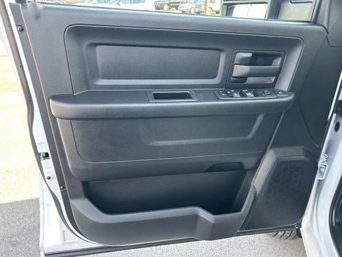 Used 2024 RAM 3500 Tradesman w/ Chrome Appearance Group image 24