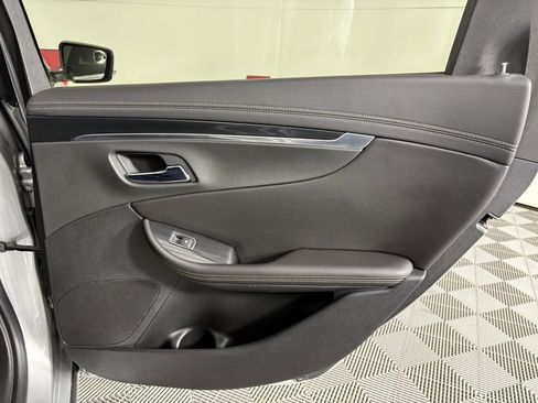Used 2019 Chevrolet Impala LT image 43