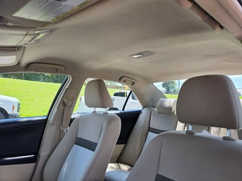 Used 2012 Toyota Camry FWD image 33