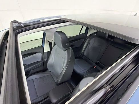 New 2026 Volkswagen Tiguan SE image 14