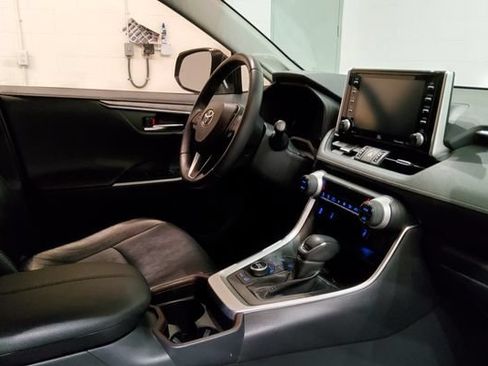Used 2019 Toyota RAV4 Limited w/ Advanced Technology Package AWD/4WD image 15