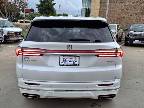 Used 2025 Buick Enclave Avenir w/ Super Cruise Package FWD image 24