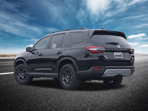 New 2025 Honda Pilot TrailSport image 17
