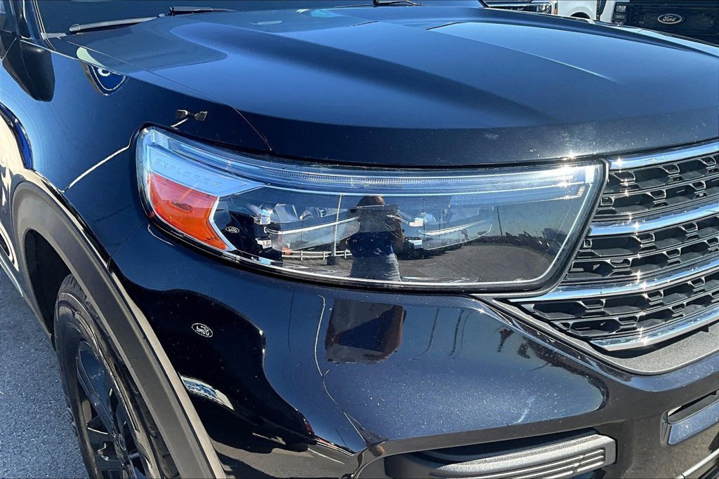 Used 2023 Ford Explorer XLT AWD/4WD image 31