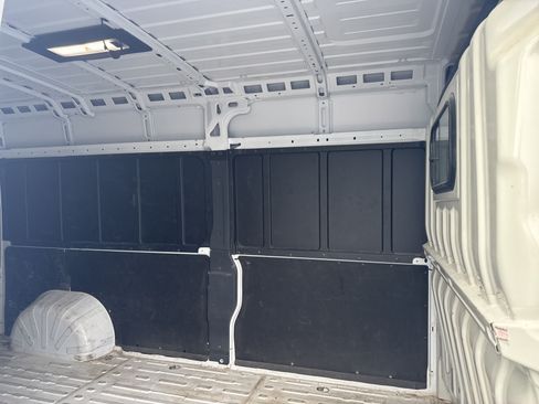 Used 2025 RAM ProMaster 2500 w/ Convenience Group FWD image 3