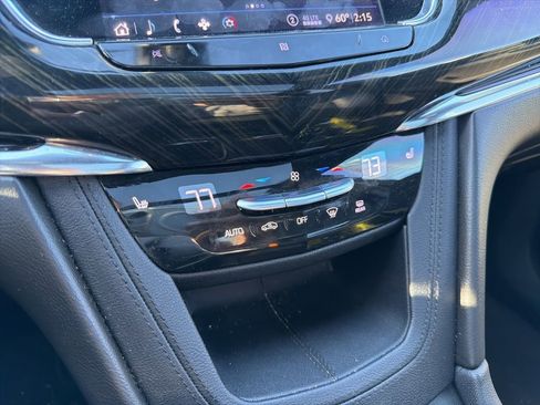 Used 2020 Cadillac XT6 Premium Luxury image 23