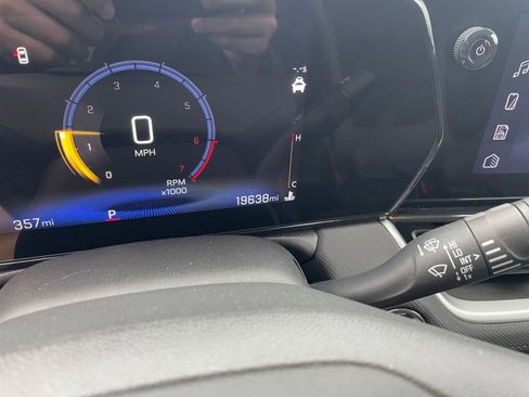 Used 2025 Chevrolet TrailBlazer LT image 34