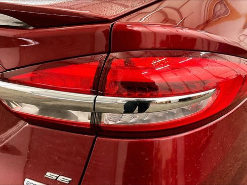 Used 2017 Ford Fusion SE w/ Equipment Group 201A image 28