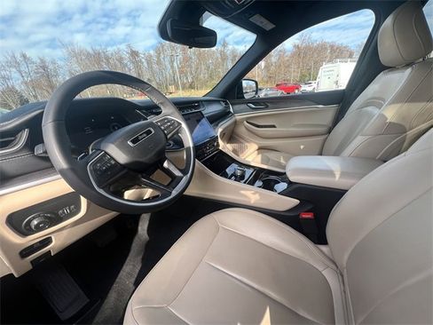 Used 2023 Jeep Grand Cherokee L Limited image 50