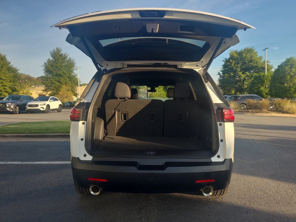 Used 2023 Chevrolet Traverse RS AWD/4WD image 15