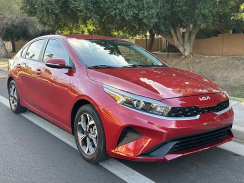 Used 2022 Kia Forte LXS w/ LXS Technology Package image 2
