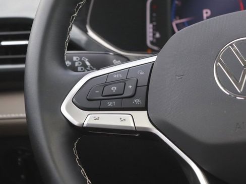 Used 2024 Volkswagen Taos SEL image 20