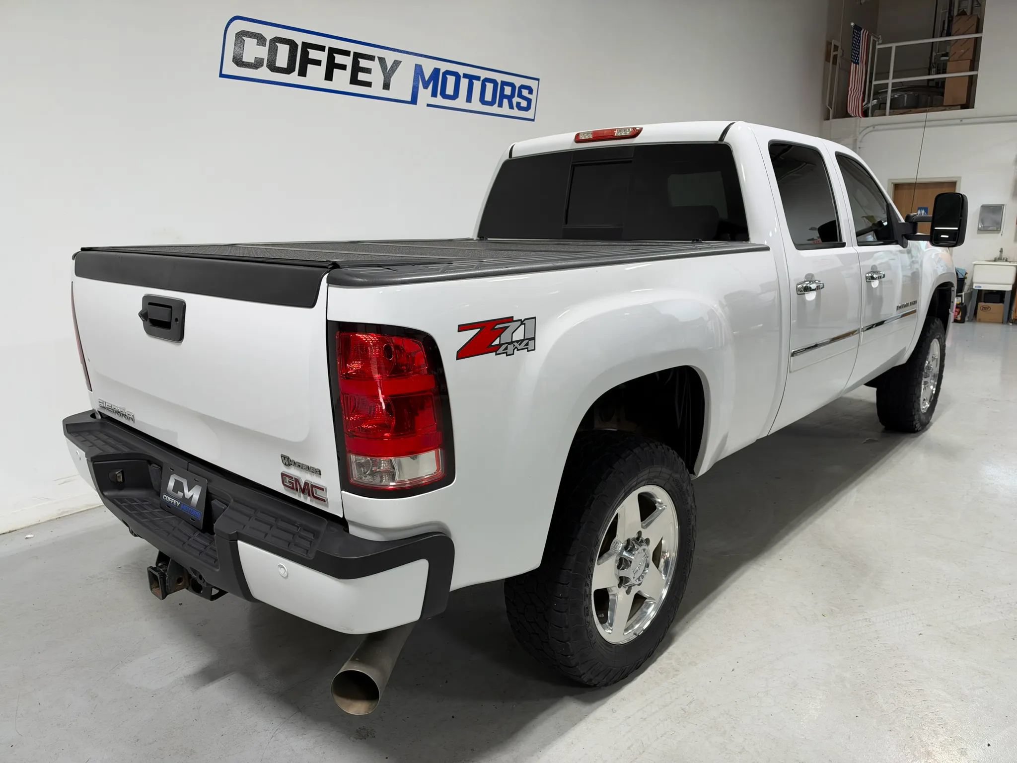 Used 2012 GMC Sierra 2500 Denali w/ Suspension Package, Off-Road AWD/4WD image 7