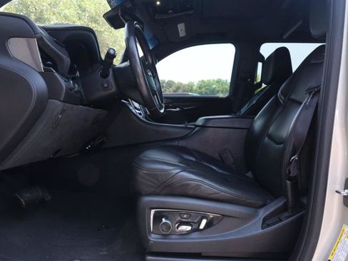 Used 2016 Cadillac Escalade Platinum AWD/4WD image 34