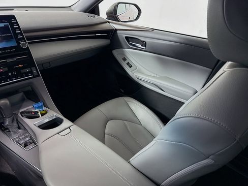 Used 2021 Toyota Avalon XLE image 21