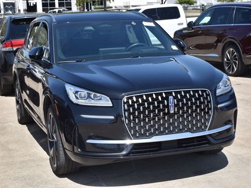 Used 2023 Lincoln Corsair Grand Touring w/ Equipment Group 302A AWD/4WD image 4