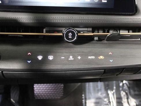 Used 2024 Nissan Ariya FWD image 15