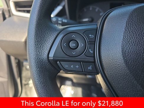 Used 2025 Toyota Corolla LE FWD image 22