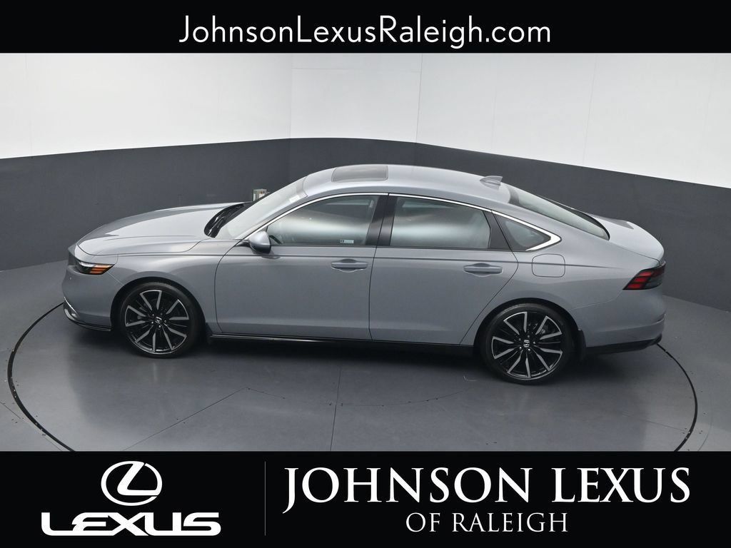 Used 2023 Honda Accord Touring image 29