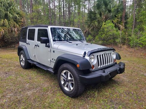 Used 2009 Jeep Wrangler X image 3