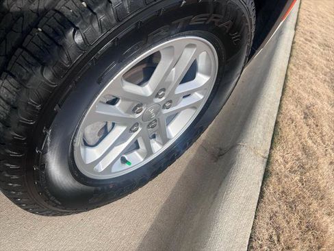 Certified 2024 Jeep Grand Cherokee Laredo w/ MOPAR Finishing Package image 24