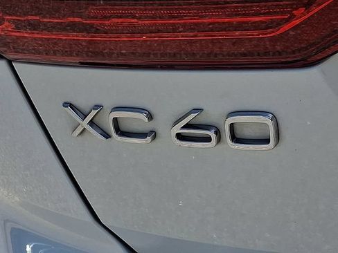 Used 2022 Volvo XC60 T8 R-Design w/ Advanced Package AWD/4WD image 40