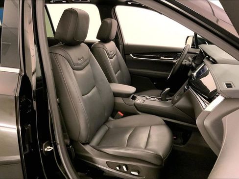 Used 2023 Cadillac XT6 Premium Luxury w/ Technology Package AWD/4WD image 6