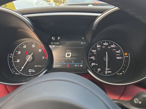Used 2019 Alfa Romeo Giulia Ti Sport w/ Quick Order Package 22U Sport RWD image 9