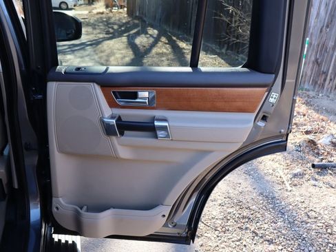 Used 2015 Land Rover LR4 HSE image 26