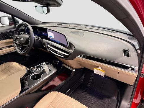 New 2025 Cadillac Lyriq Luxury w/ Nappa Leather Package image 25