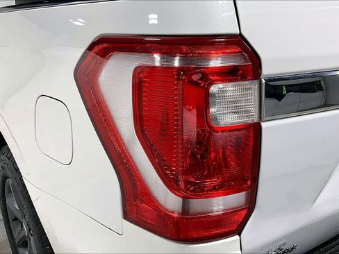 Used 2021 Ford Expedition XLT image 40