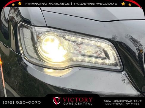 Used 2023 Chrysler 300 Touring L w/ Popular Equipment Group image 7