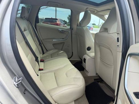 Used 2015 Volvo XC60 T6 Premier Plus AWD/4WD image 5