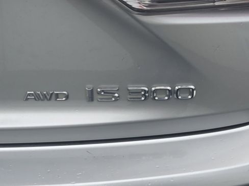 Used 2019 Lexus IS 300 F Sport w/ F Sport Package image 8