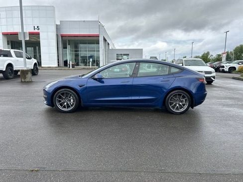 Used 2021 Tesla Model 3 Standard Range Plus RWD image 3