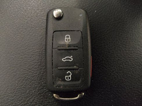 Used 2020 Volkswagen Passat 2.0T S image 32