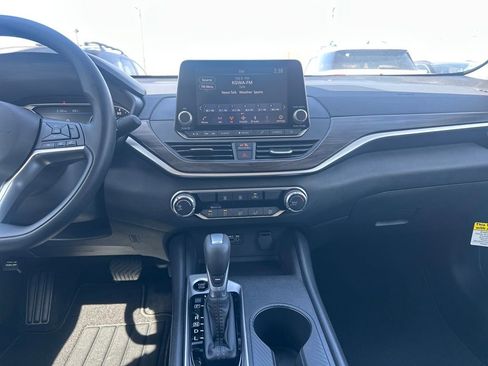 New 2026 Nissan Altima 2.5 SV image 18