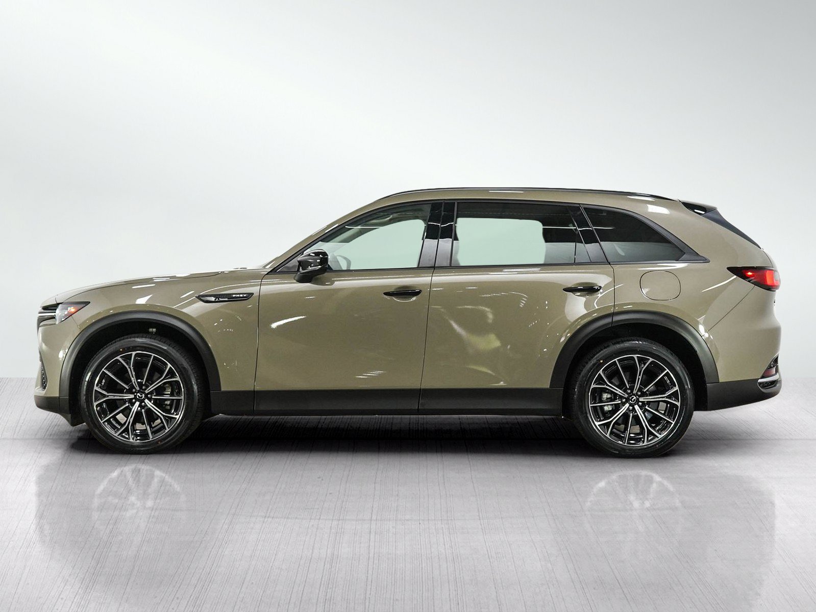 Certified 2025 MAZDA CX-70 Plug-In Hybrid w/ Premium Pkg AWD/4WD image 2