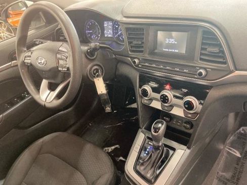 Used 2019 Hyundai Elantra SE w/ Cargo Package FWD image 19