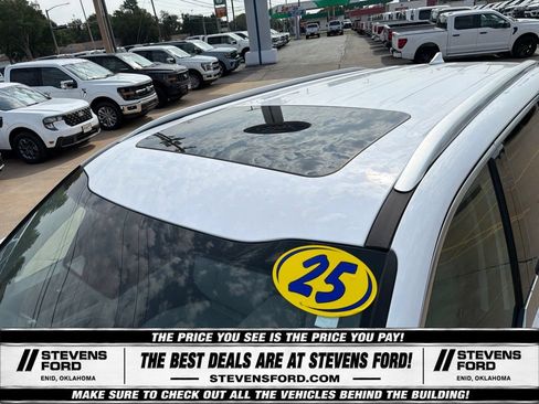 Used 2025 Kia Telluride S FWD image 13