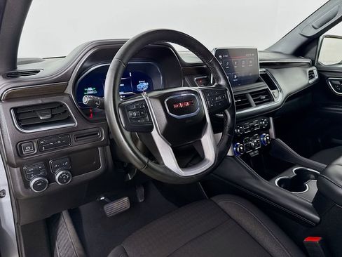Used 2024 GMC Yukon SLE AWD/4WD image 10