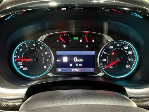 Used 2023 Chevrolet Traverse RS FWD image 13