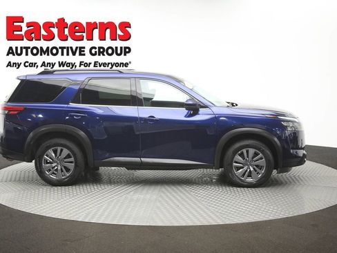 Used 2025 Nissan Pathfinder SV FWD image 46